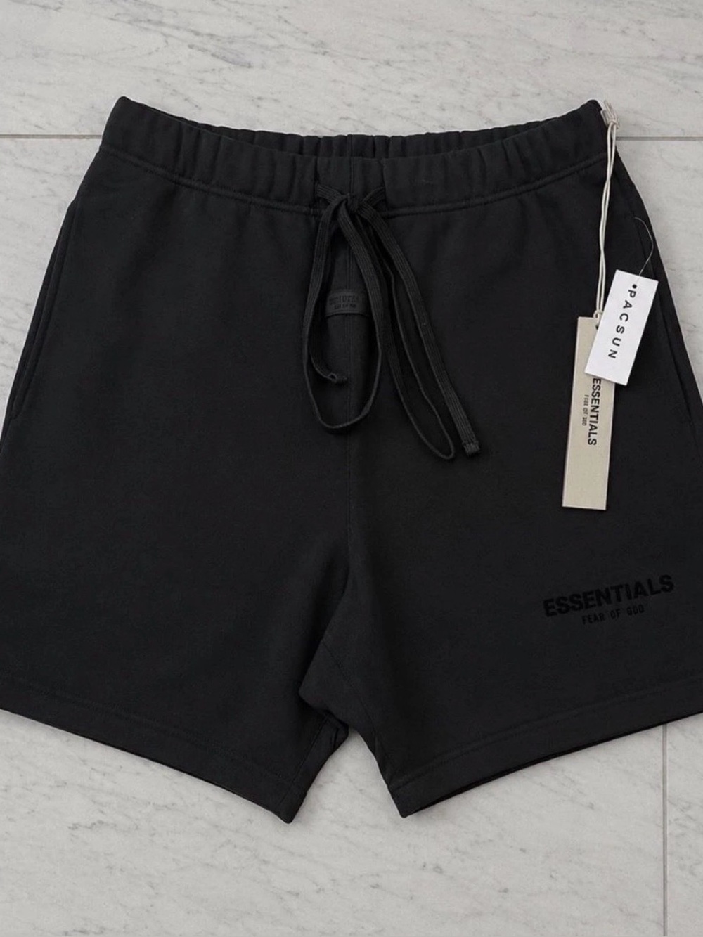 Fear of God Essentials Shorts SS22
Stretch Limo Black